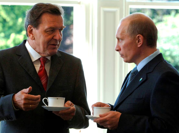 Schröder, l’encombrant ami de Poutine que Berlin voudrait oublier